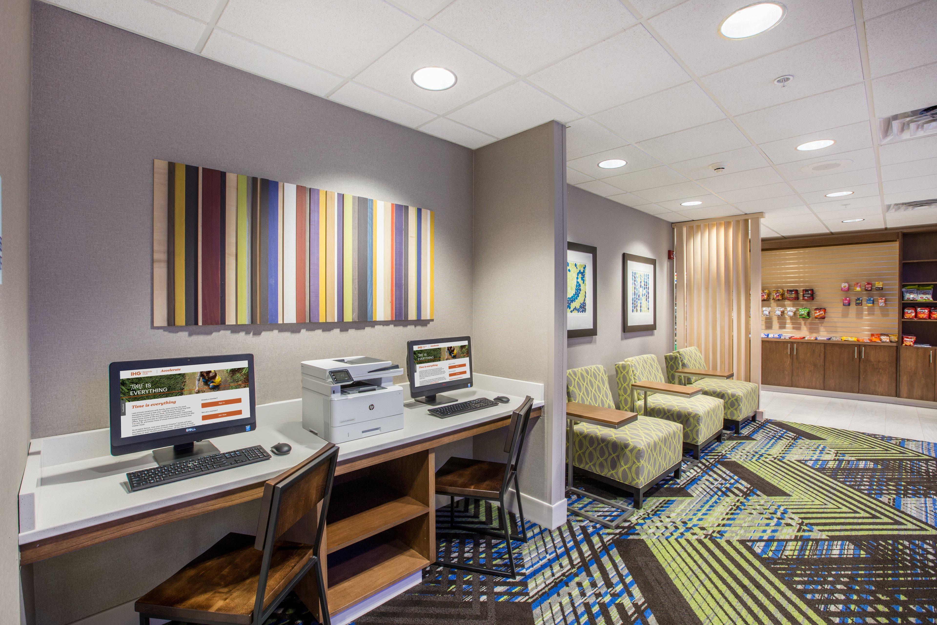 Holiday Inn Express Hastings By Ihg Exterior foto