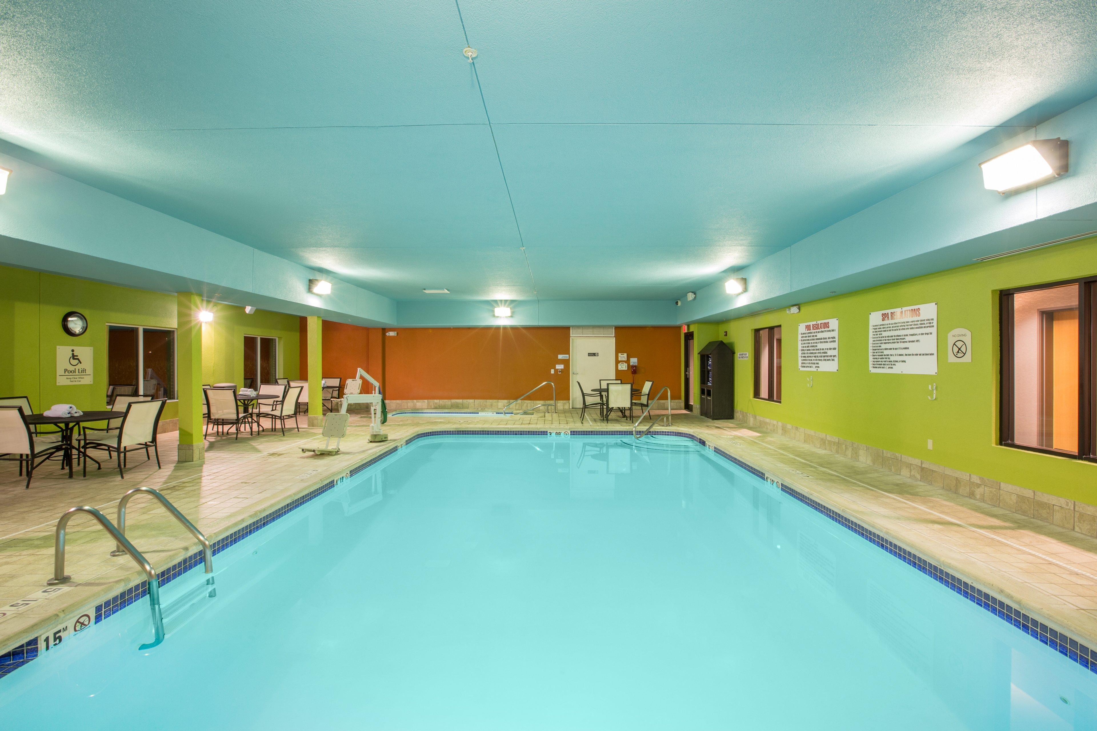Holiday Inn Express Hastings By Ihg Exterior foto