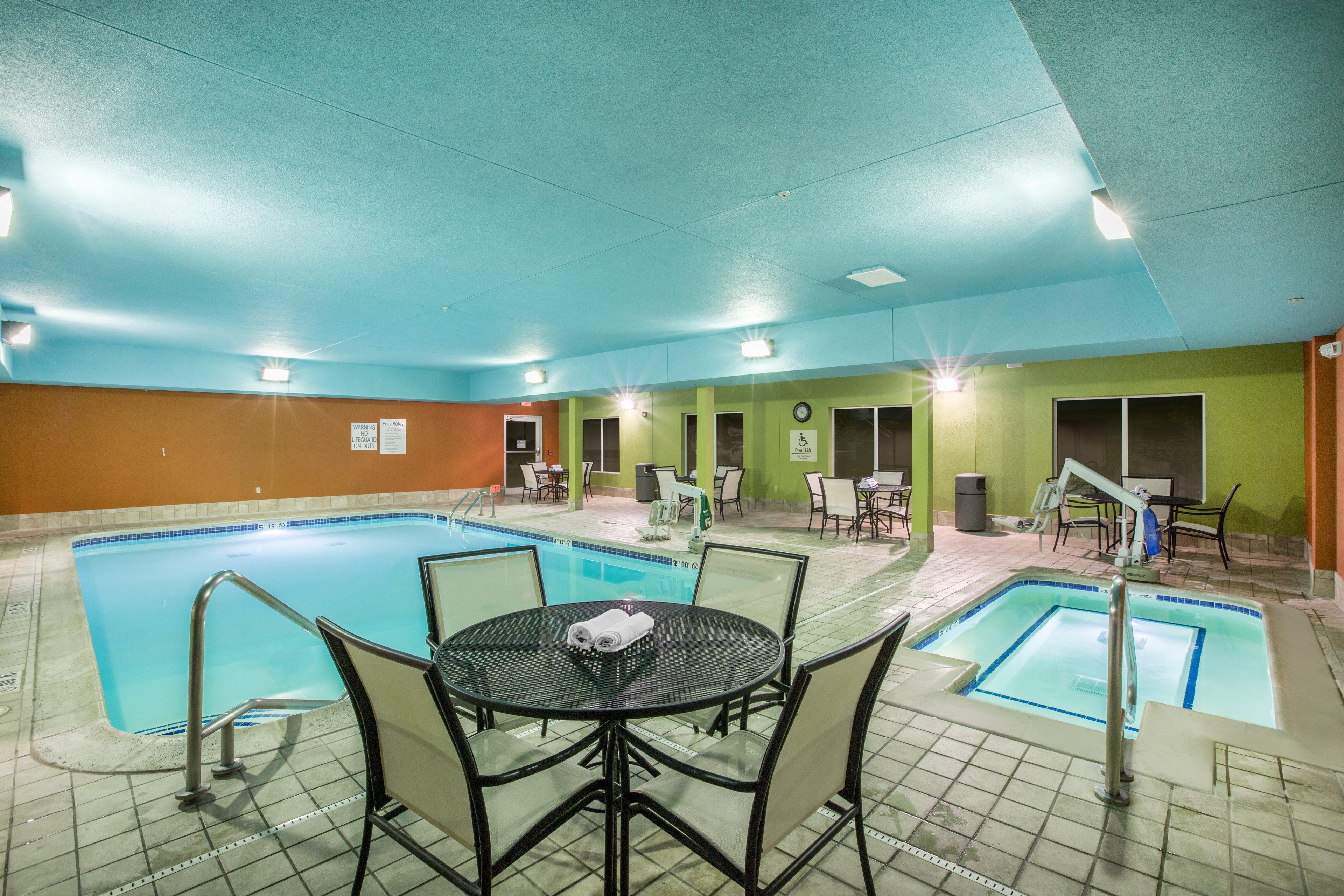 Holiday Inn Express Hastings By Ihg Exterior foto