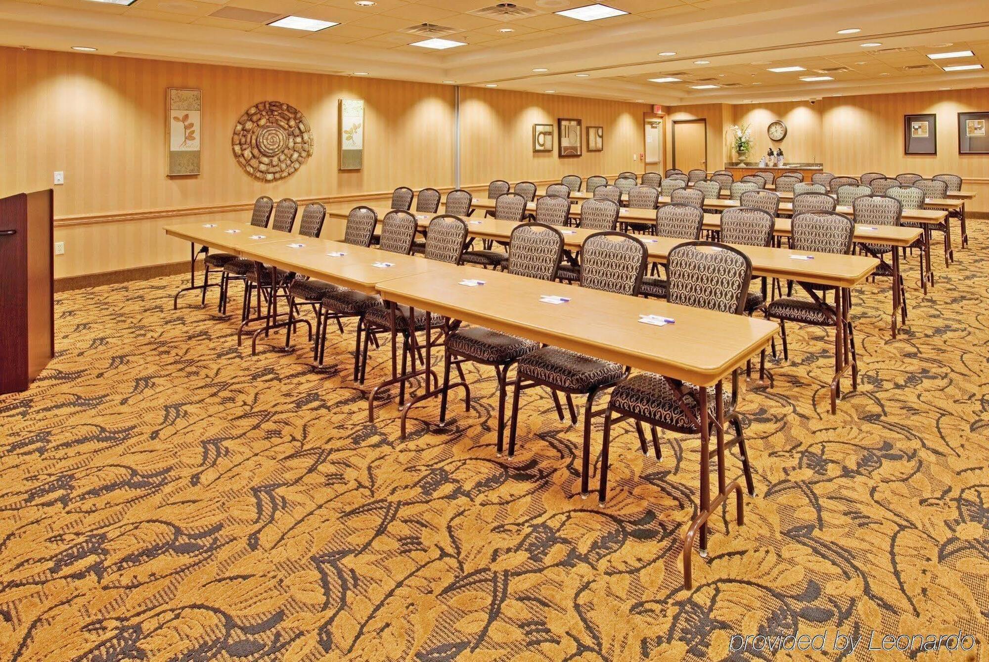Holiday Inn Express Hastings By Ihg Exterior foto