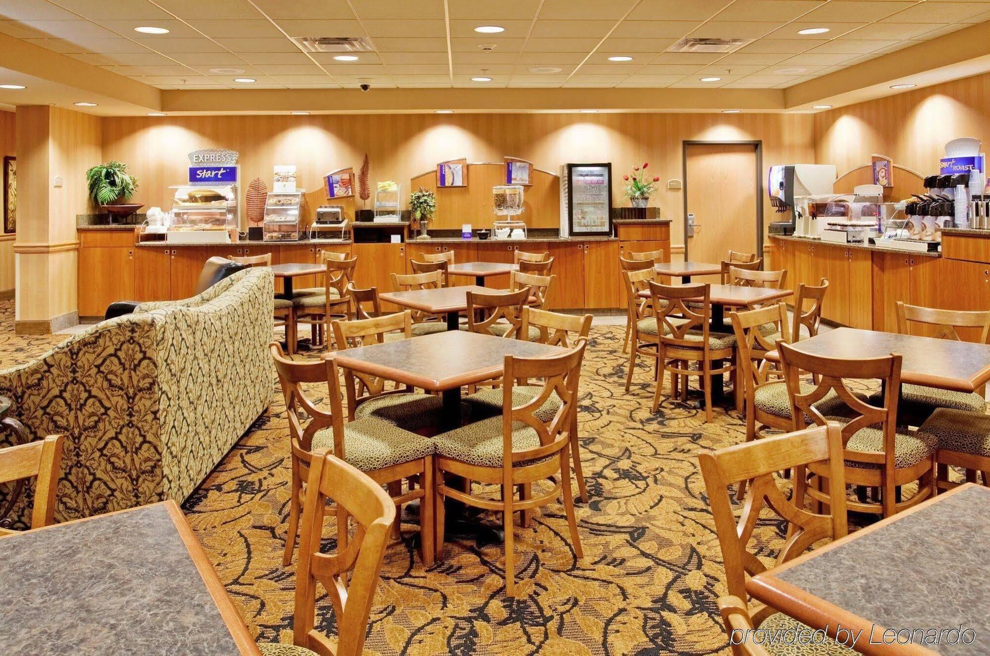 Holiday Inn Express Hastings By Ihg Exterior foto